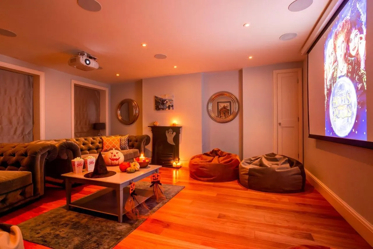 Holiday home Luxury Mansion Townhouse With Private Cinema Villa Brighton